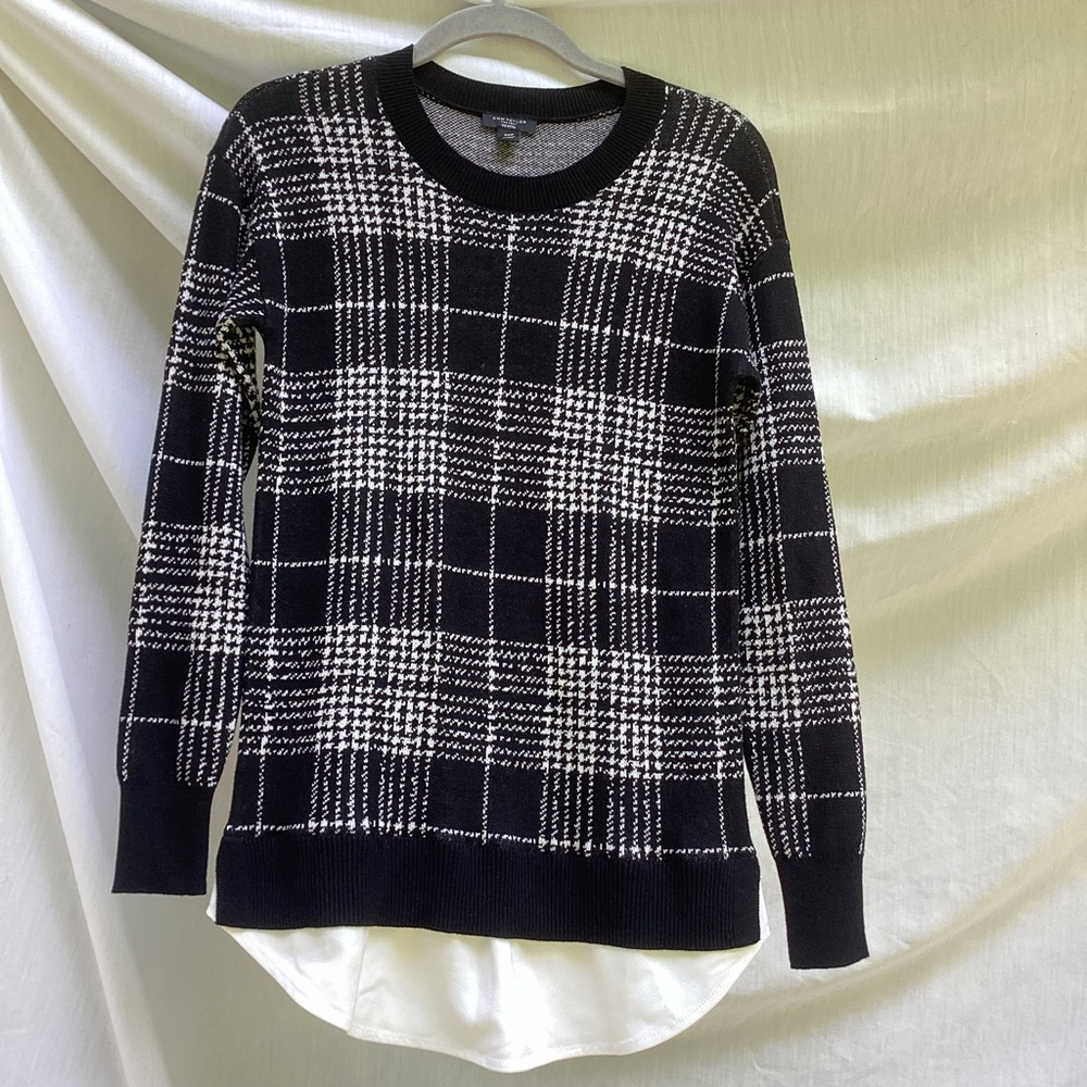 Ann Taylor Black and White Crew Neck Plaid Sweater, size XXSP